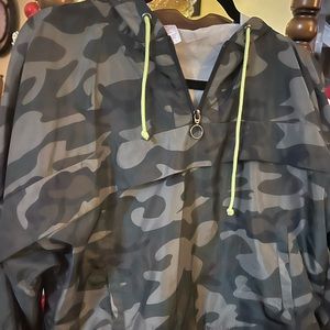 Camo wind breaker